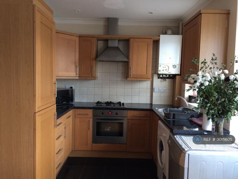 Flat St Barnabas Road in Greater London