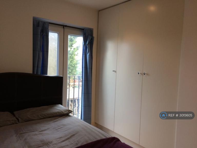 Flat St Barnabas Road in Greater London