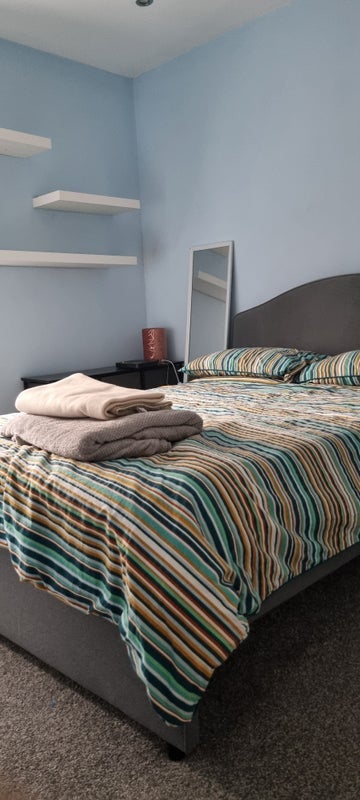 Room Shakerley Road in Tyldesley
