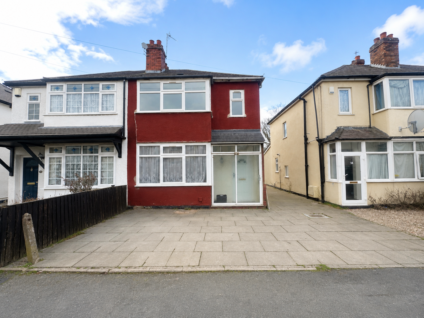 House Nelson Avenue in Wolverhampton