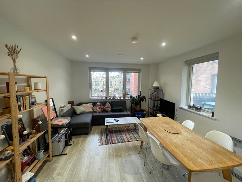 Room Hollydene in Greater London