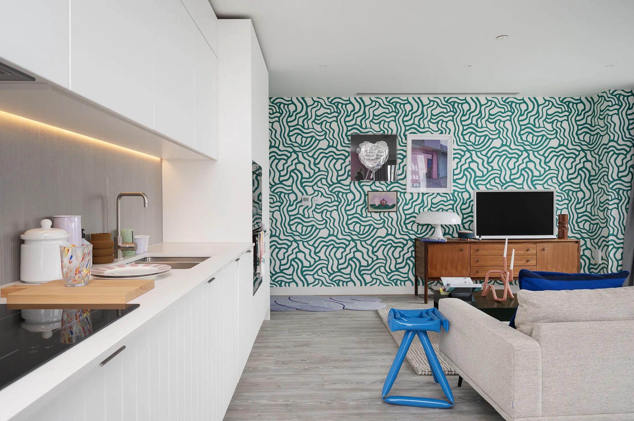 Flat Westfield Avenue in Greater London