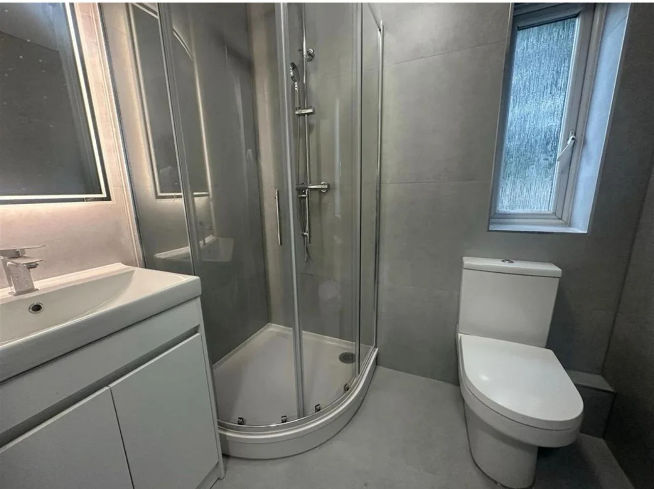 Flat Croydon Grove in Greater London