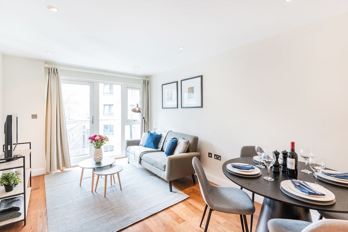Flat Baltic Street West in Greater London