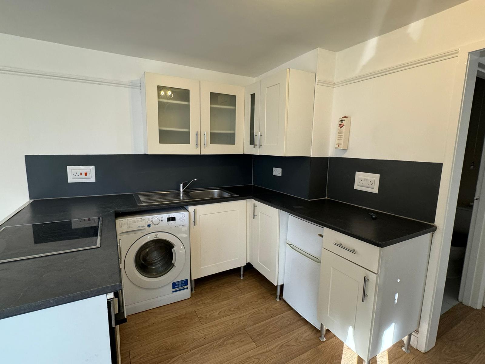 Flat Middle Warberry Road in Torquay