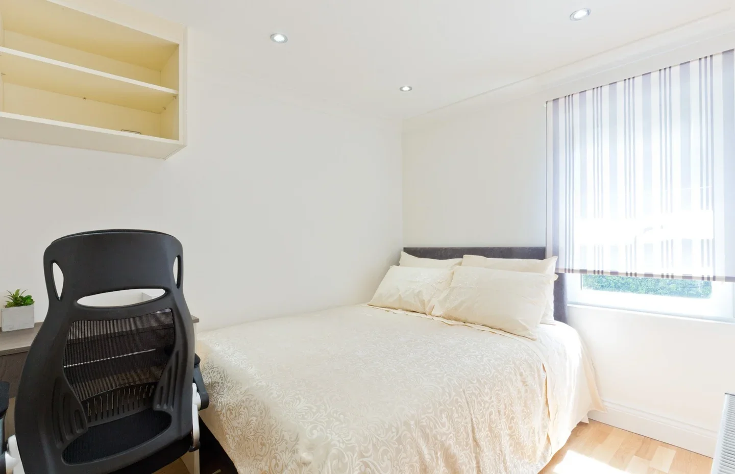 Room South Road in Borough of Runnymede