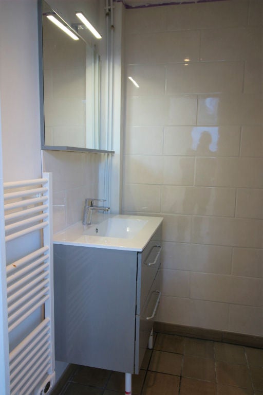 Flat Rue Jacques Decour in Suresnes