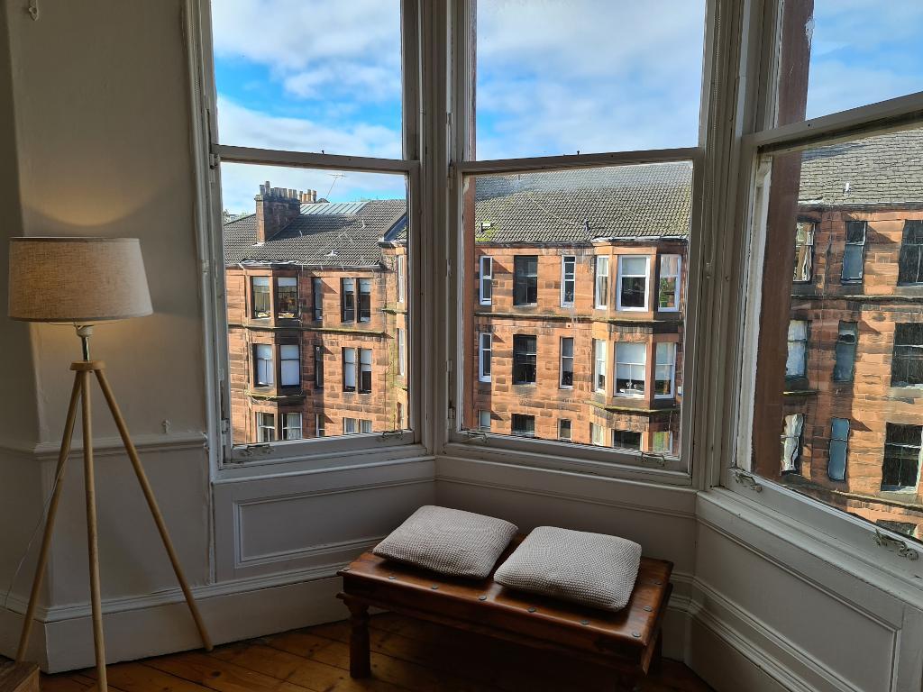 Flat Novar Drive in Glasgow