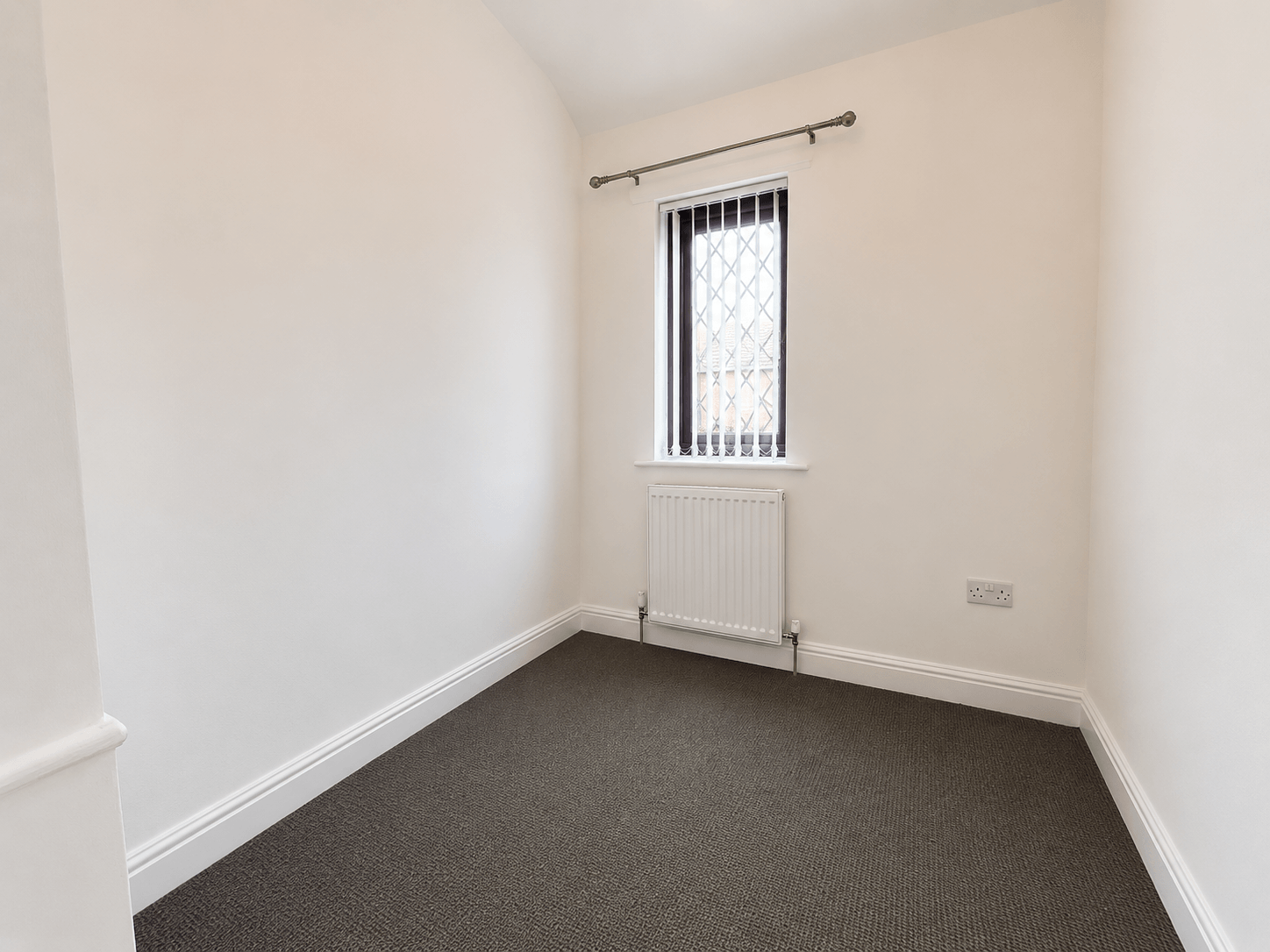 Flat Regents Close in Tandridge