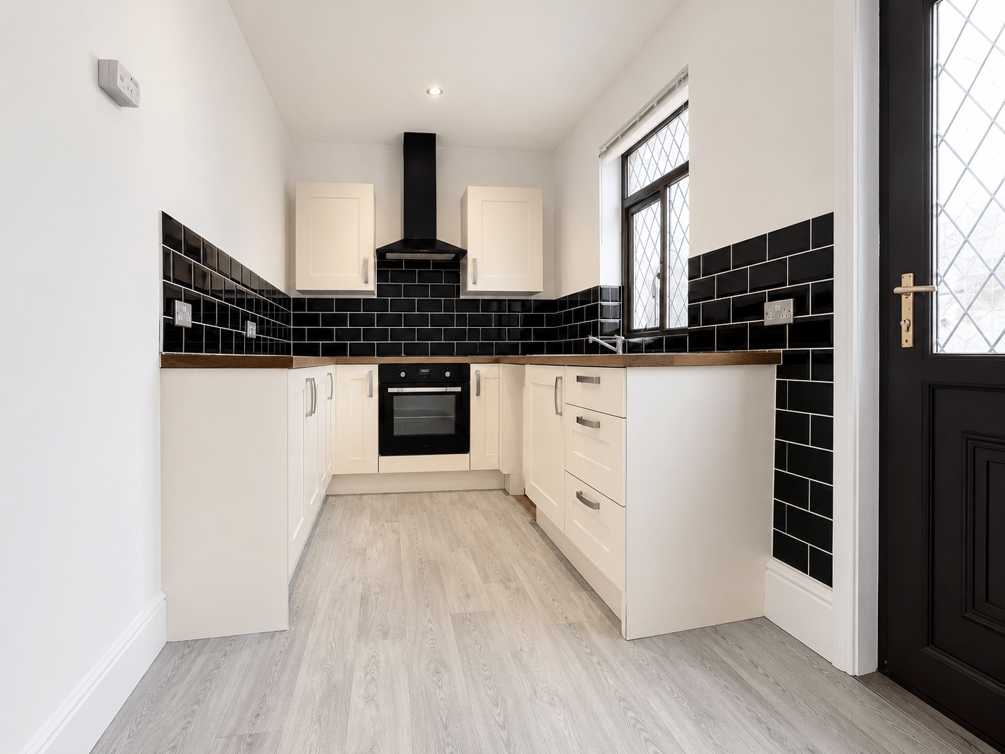 Flat Regents Close in Tandridge