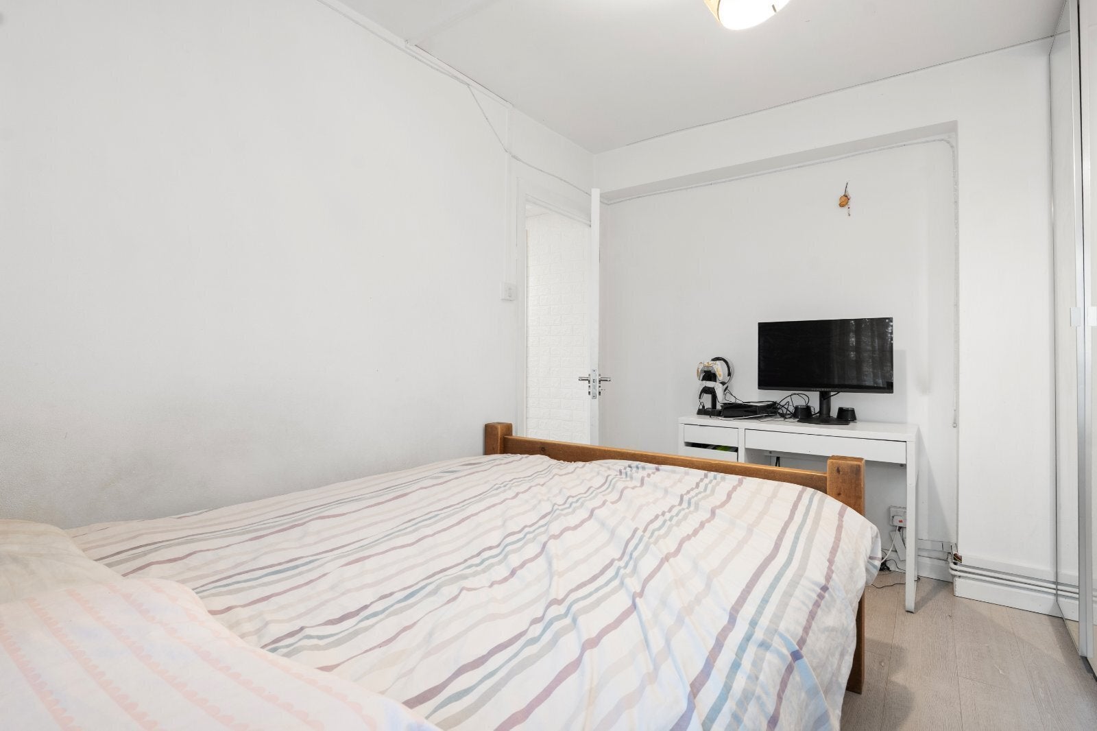 Flat Ferdinand Street in Greater London