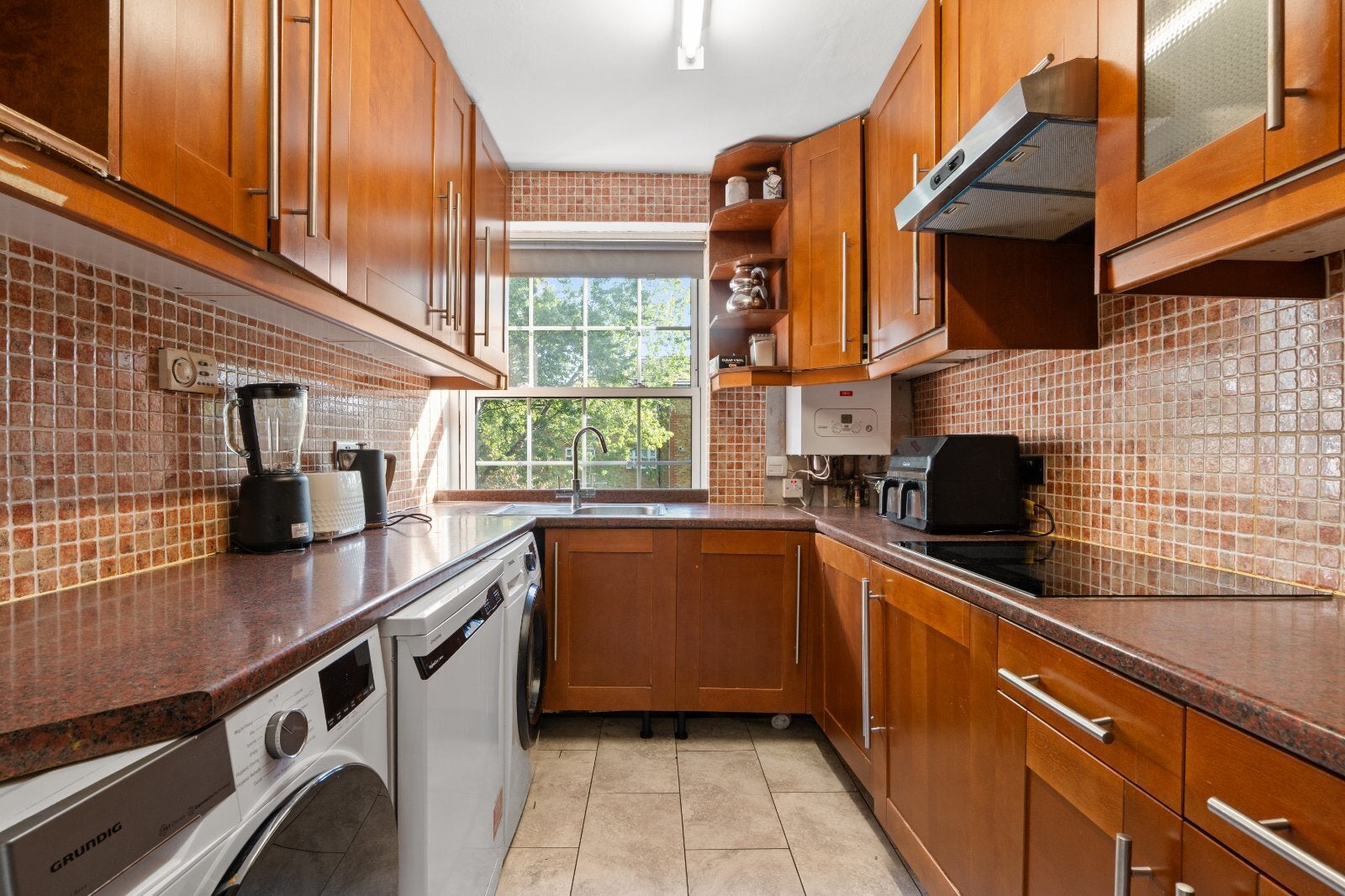 Flat Ferdinand Street in Greater London