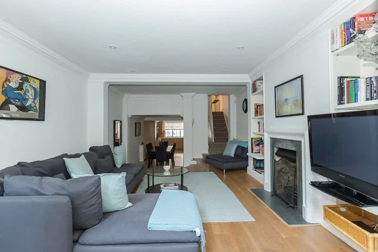 Flat Montpelier Street in City of Westminster