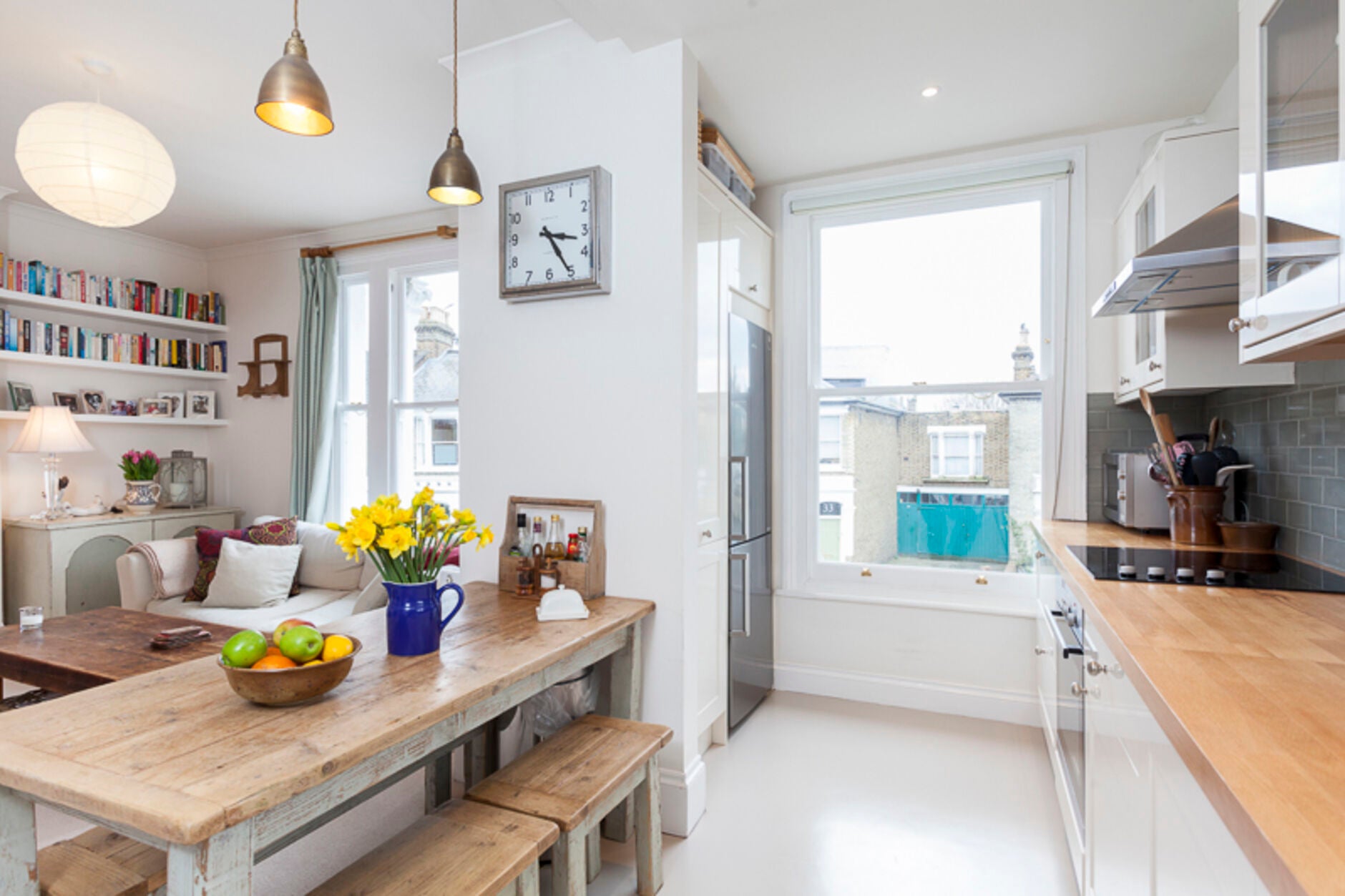 Flat Findon Road in Greater London
