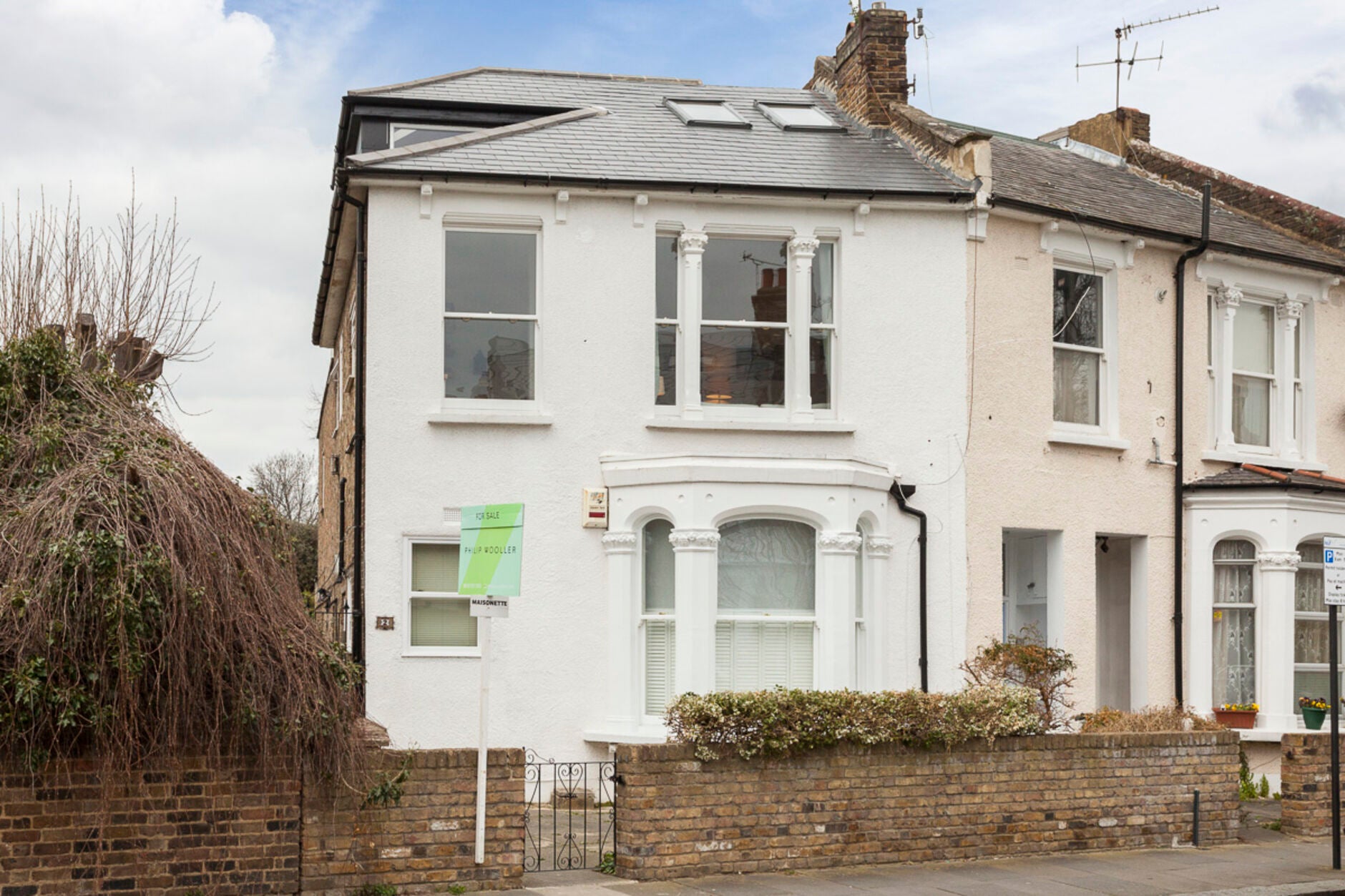 Flat Findon Road in Greater London