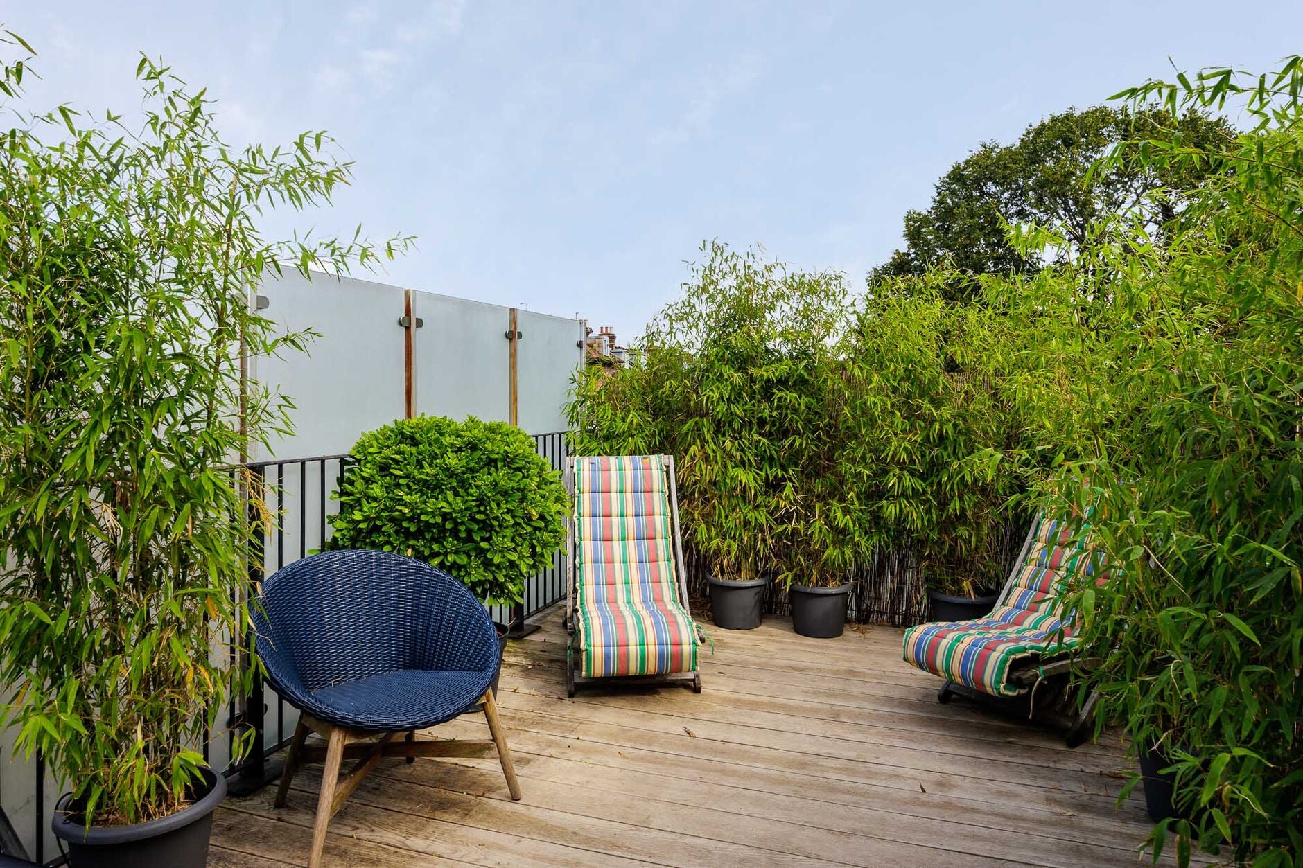 Flat Findon Road in Greater London