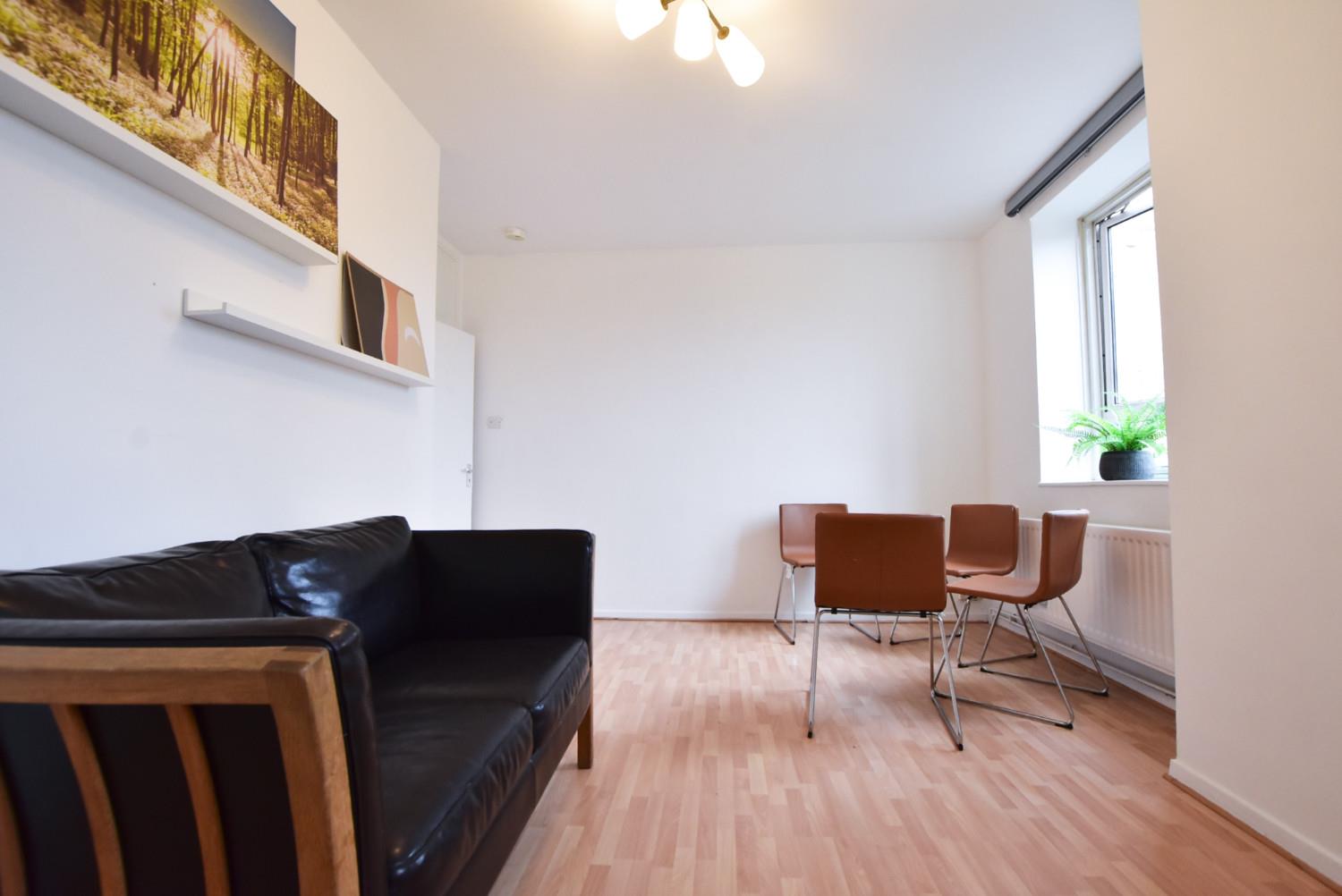Flat Dorman Way in Greater London