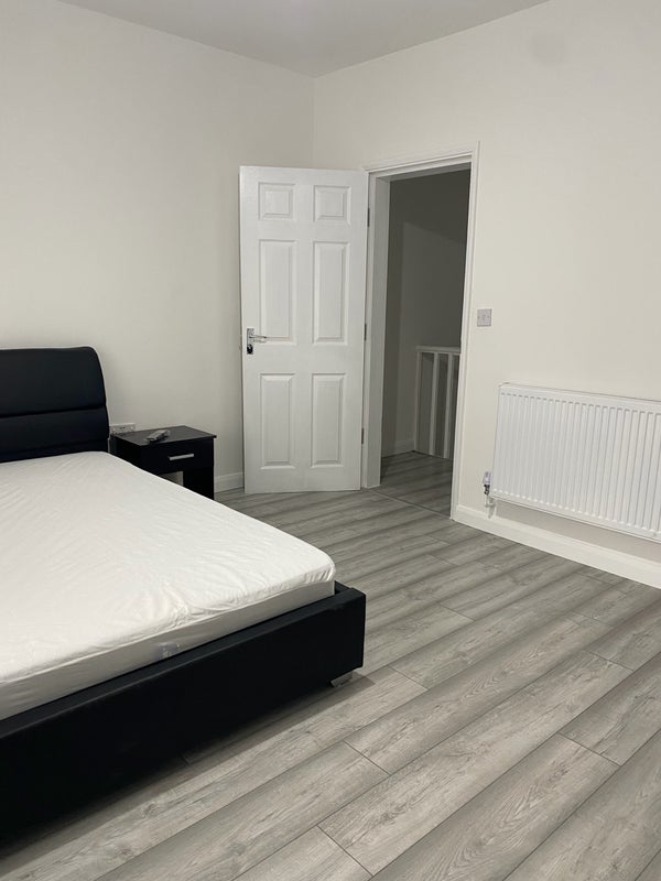 Room Beaconsfield Road in Leicester