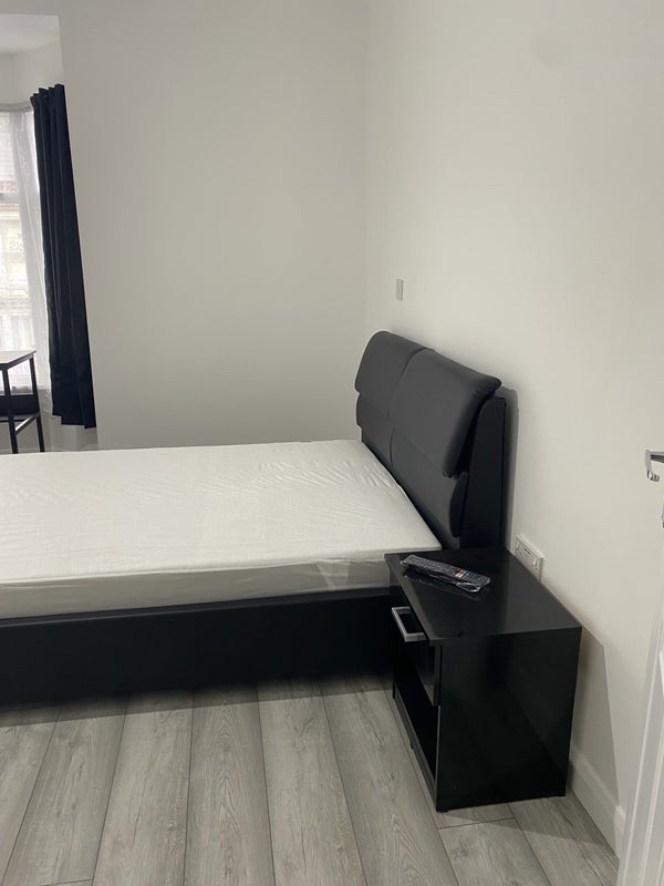 Room Beaconsfield Road in Leicester