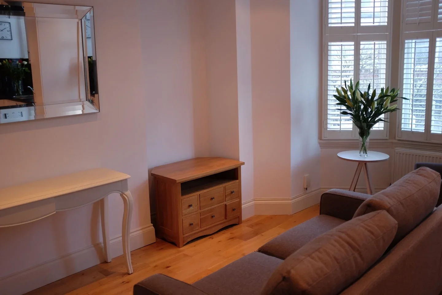 Flat Plympton Road in Greater London
