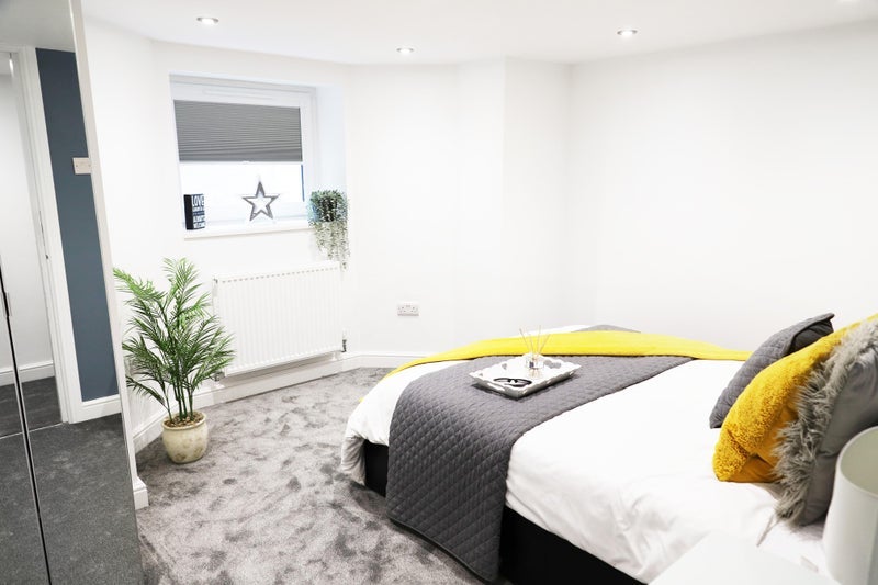 Room Eccles Old Road in Salford