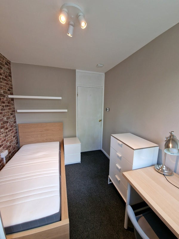 Room Abbey Lane in Greater London