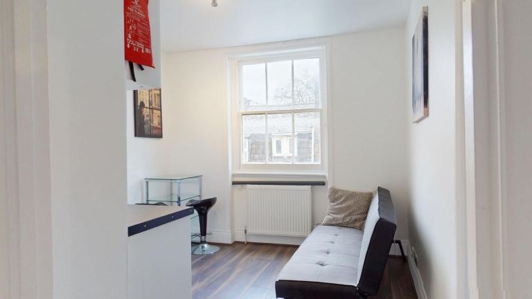 Flat Talbot Square in City of Westminster