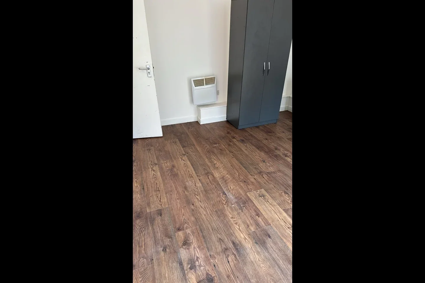 Room Buller Road in Greater London