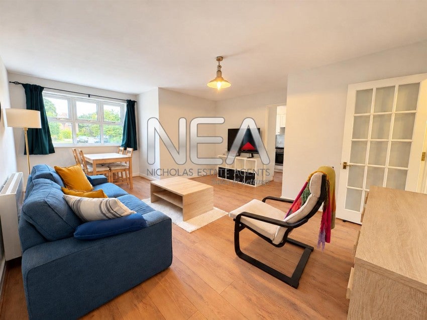 Flat Waller Court in Reading