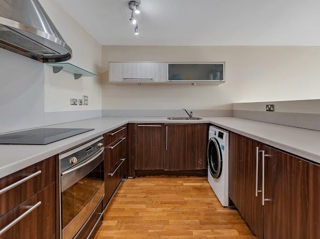 Flat St James' Barton in Bristol