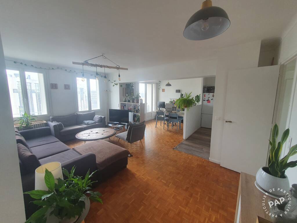 Flat Place du Général Kœnig in Paris