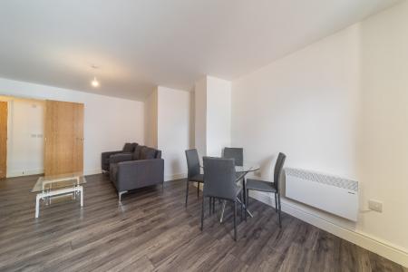 Flat Surrey Street in Sheffield