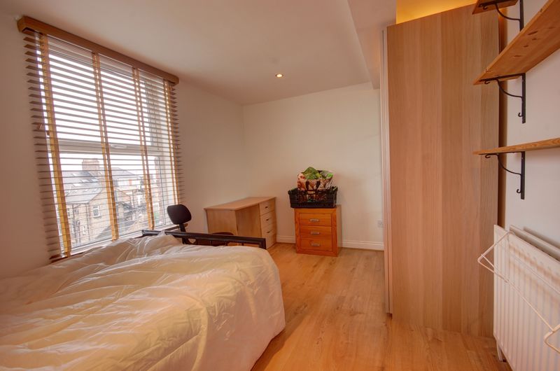 Flat Osborne Terrace in Newcastle upon Tyne