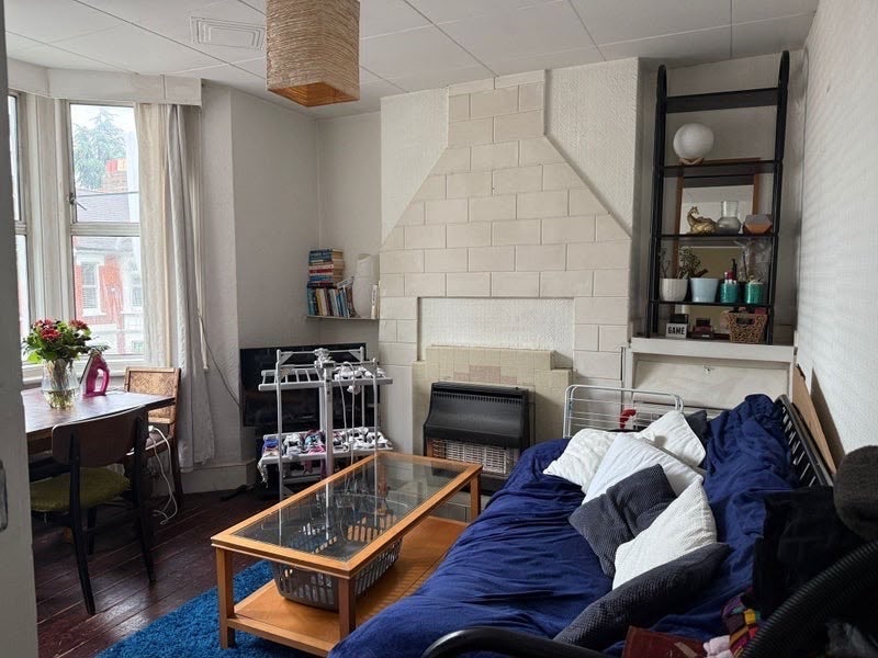 Room Iffley Road in Greater London