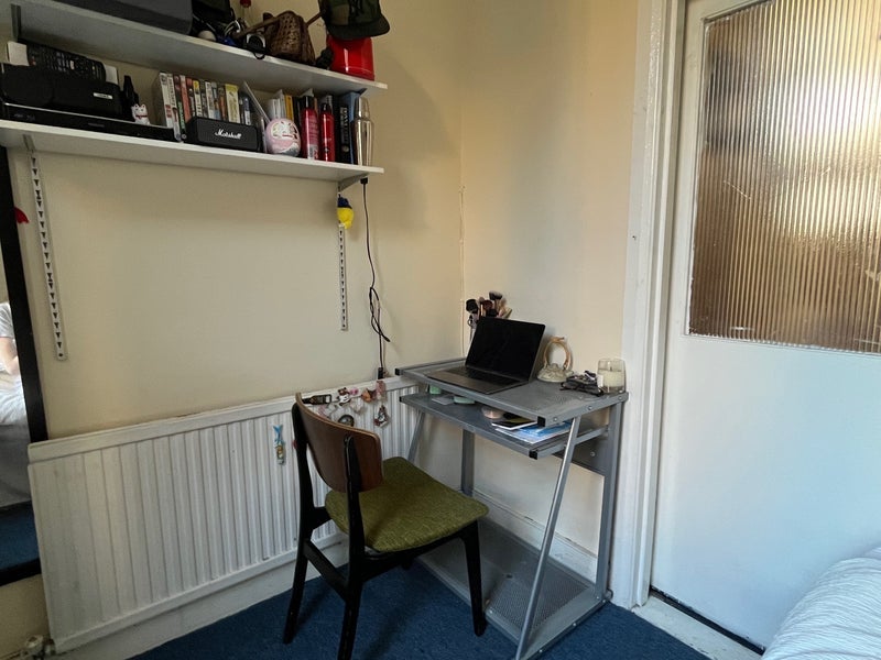 Room Iffley Road in Greater London