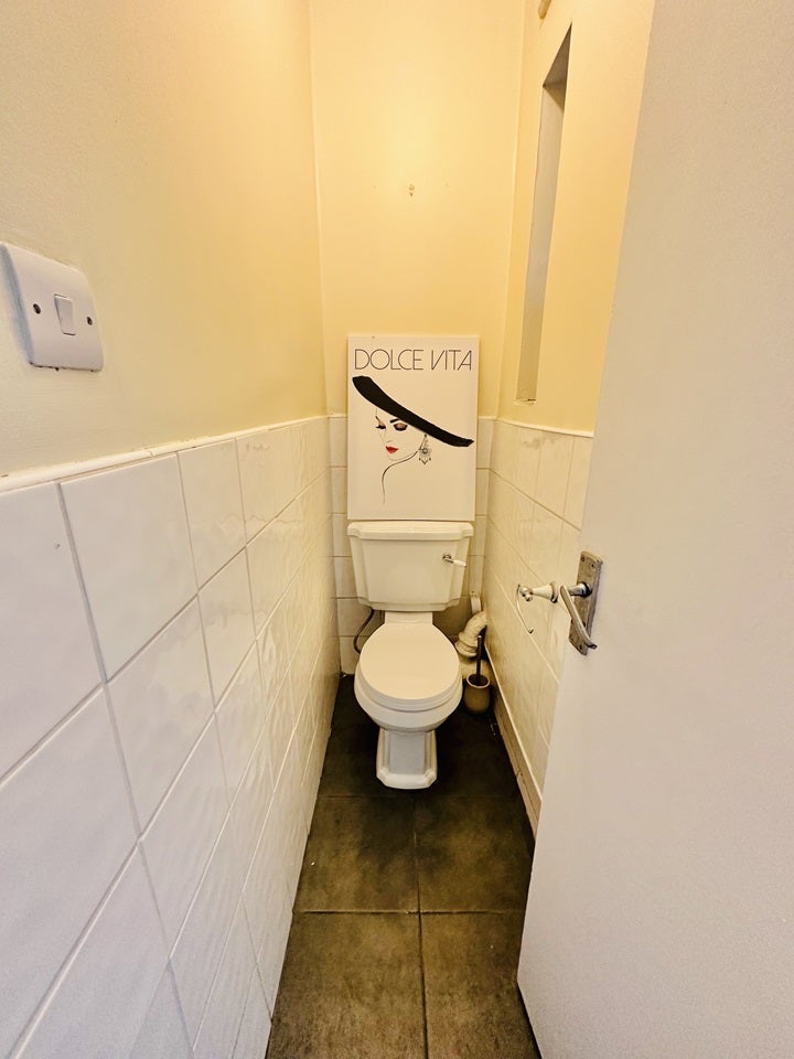 Room Hazellville Road in Greater London