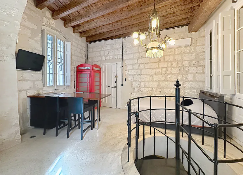 Flat Place de la Principale in Avignon