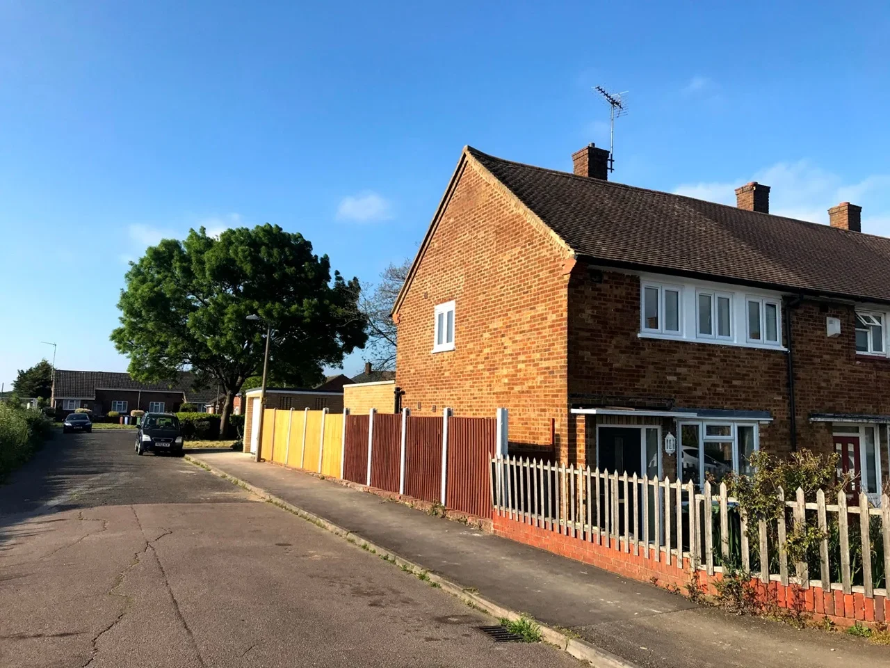 House Daiglen Drive in South Ockendon