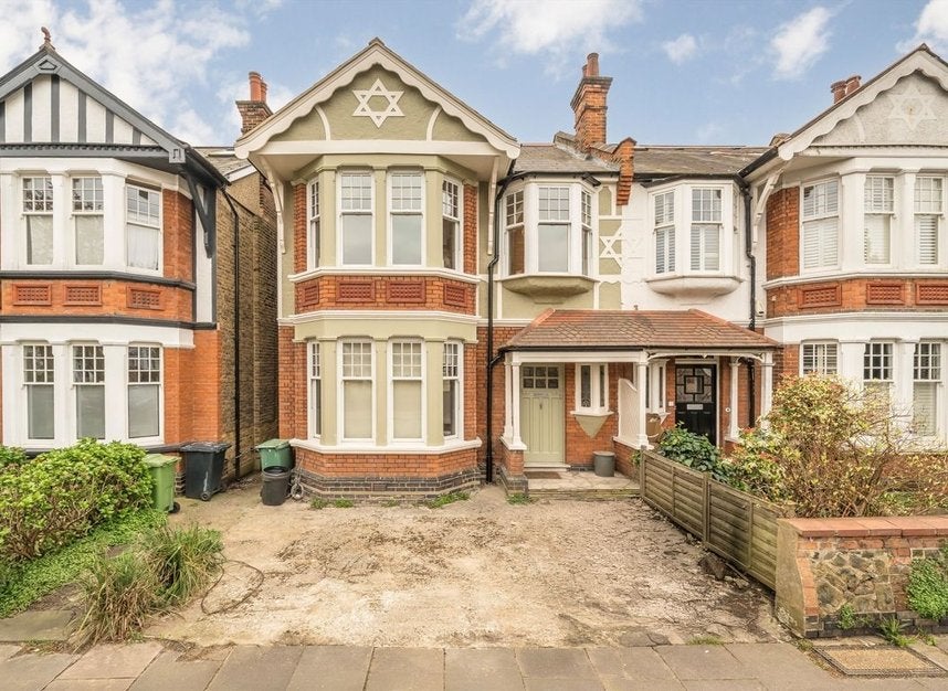 Flat Boileau Road in Greater London