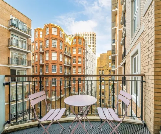 Flat Victoria Street in City of Westminster