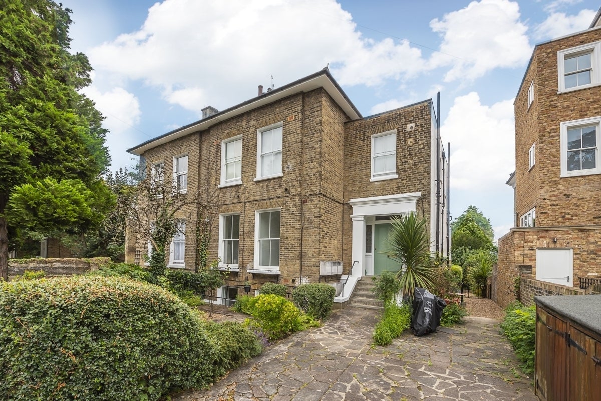 Flat Wimbledon Park Road in Greater London