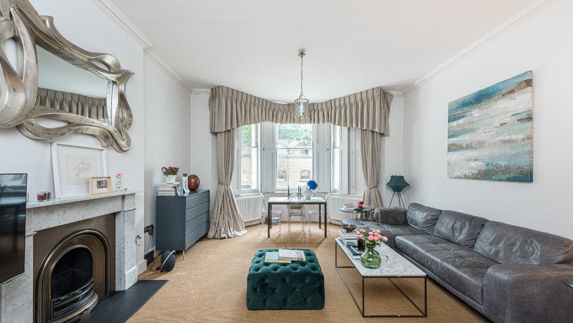 Flat Onslow Gardens in Greater London