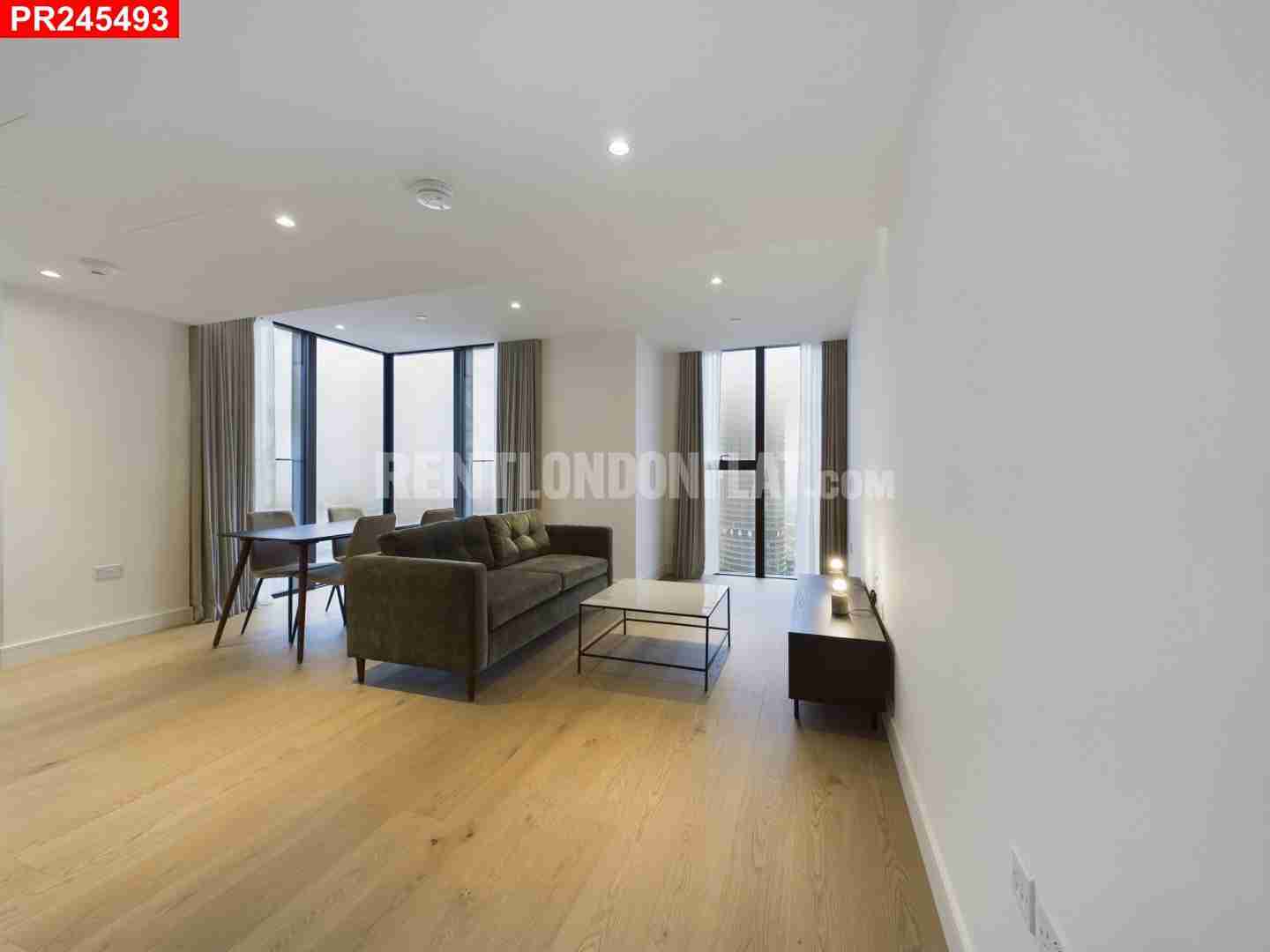 Flat South Quay Square in Greater London