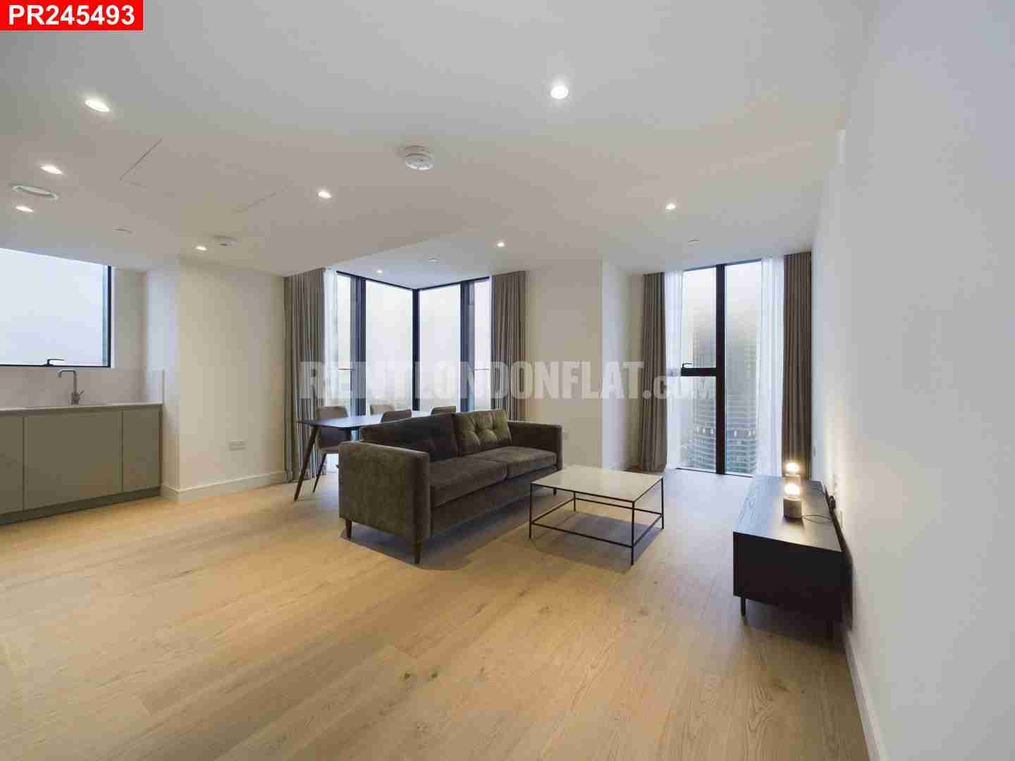 Flat South Quay Square in Greater London