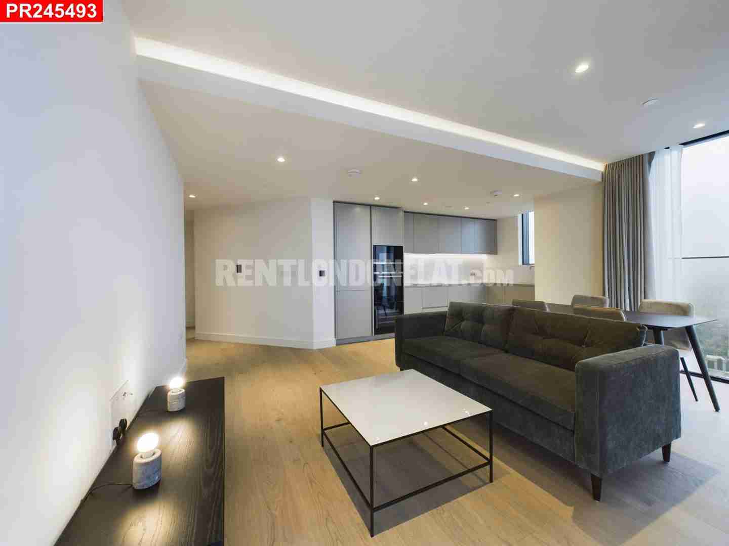Flat South Quay Square in Greater London