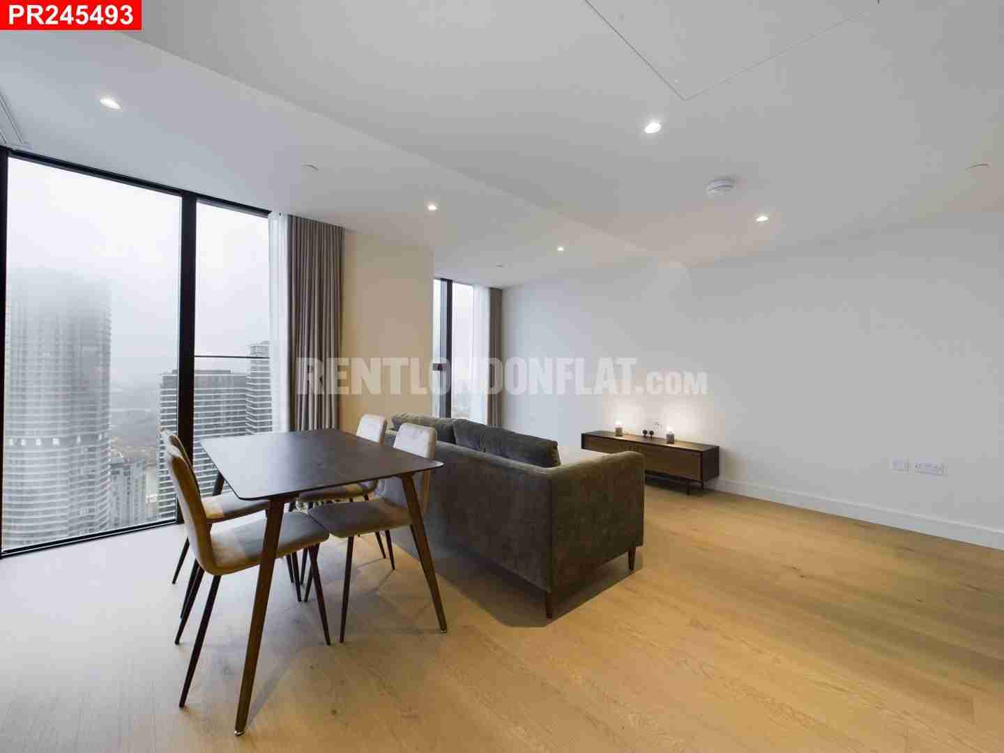 Flat South Quay Square in Greater London