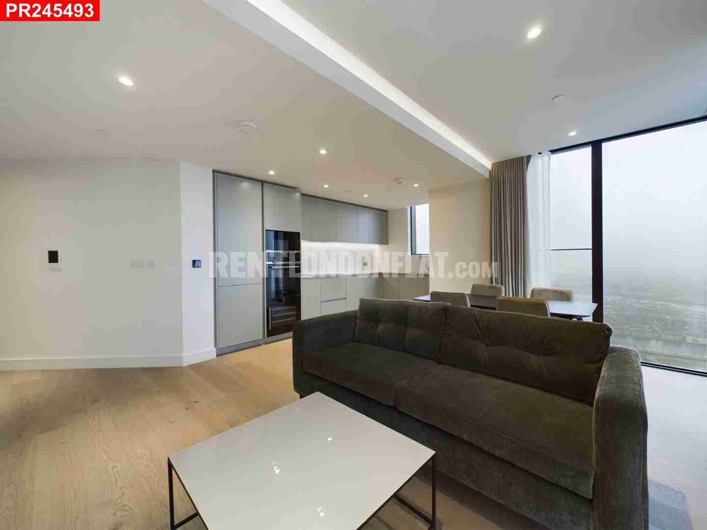 Flat South Quay Square in Greater London