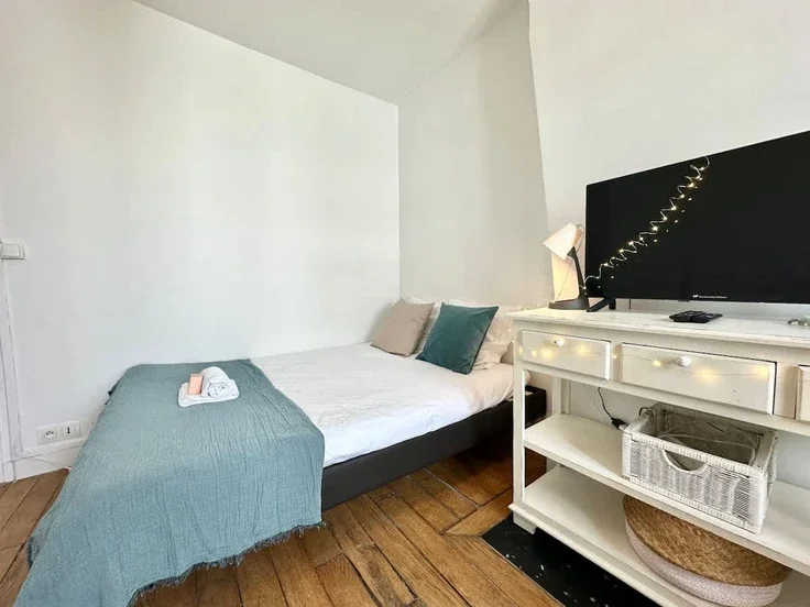 Flat Rue Daviel in Paris