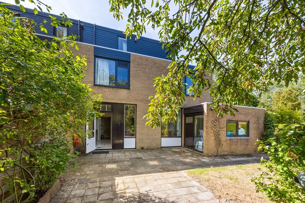 Huis Distelweide 135 in Voorburg