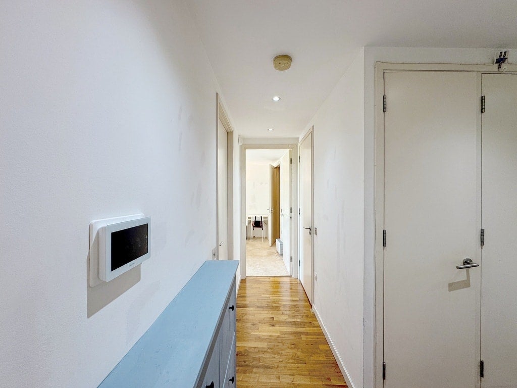 Flat Fairmont Avenue in Greater London